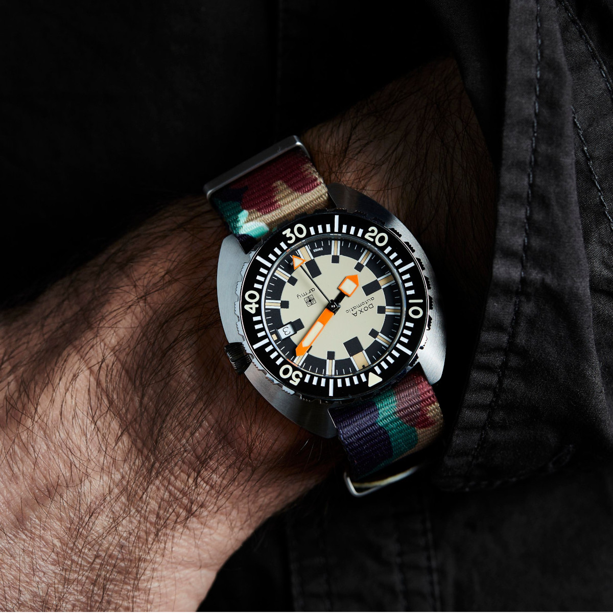 Doxa Army Black Produktbild main 1