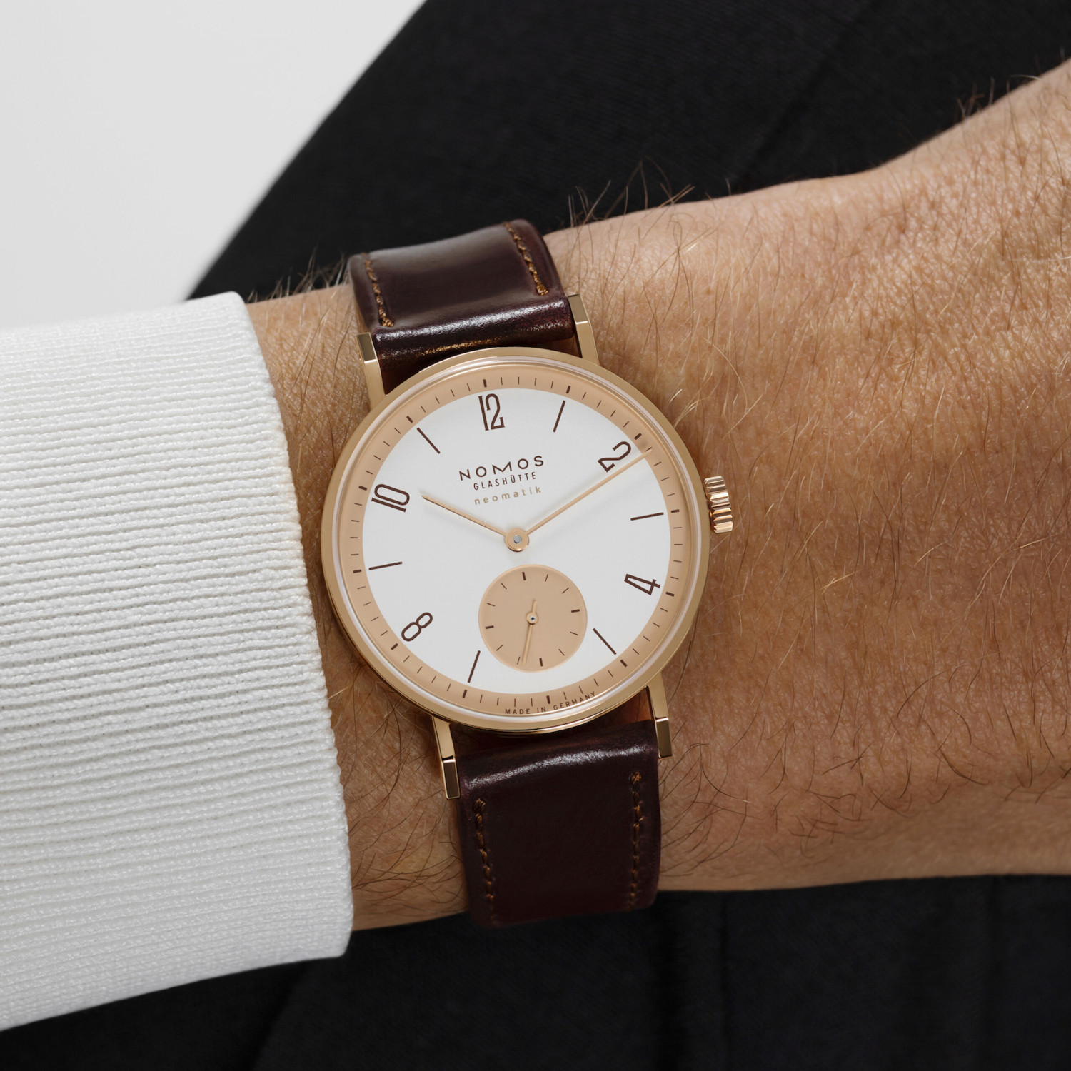 NOMOS Glashütte Tangente Roségold Neomatik Produktbild main 4