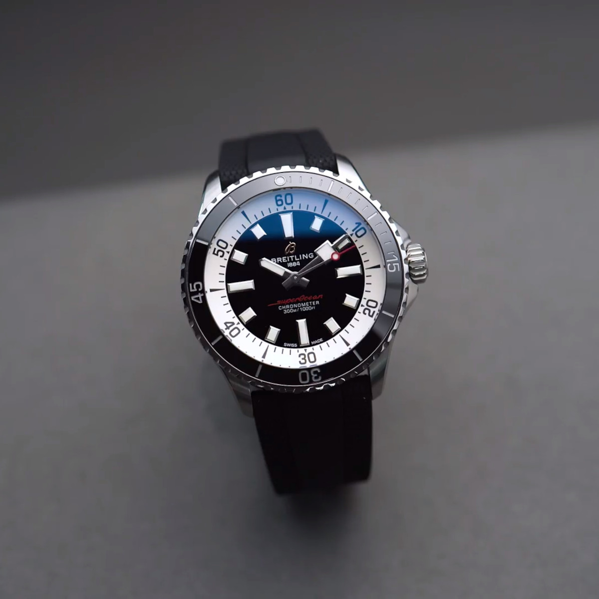 Breitling Superocean Automatic 42 Produktbild main 5