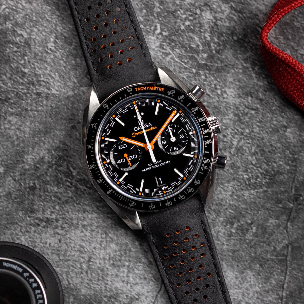 OMEGA Speedmaster Racing Chronograph 44 Produktbild main 2