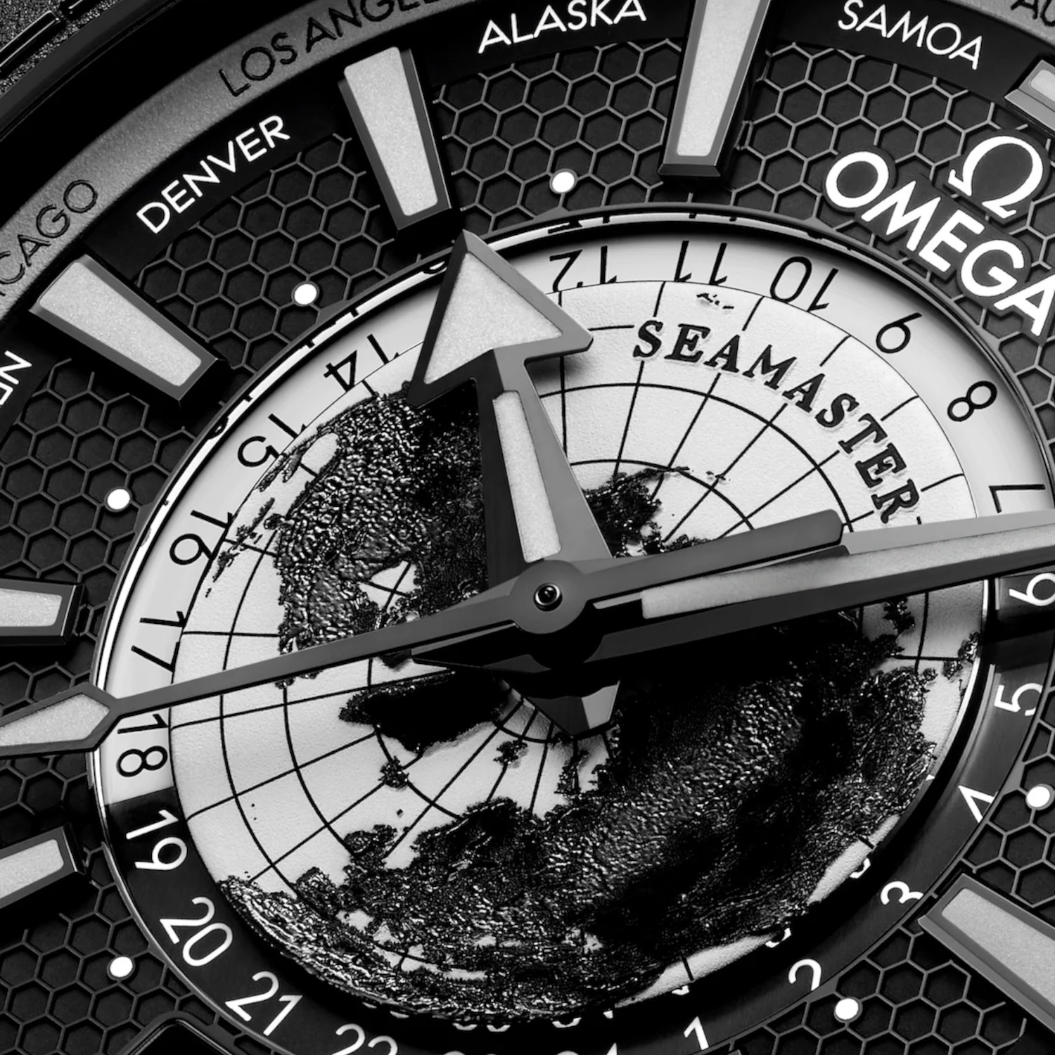 OMEGA Seamaster Planet Ocean Worldtimer GMT 600M Produktbild main 2