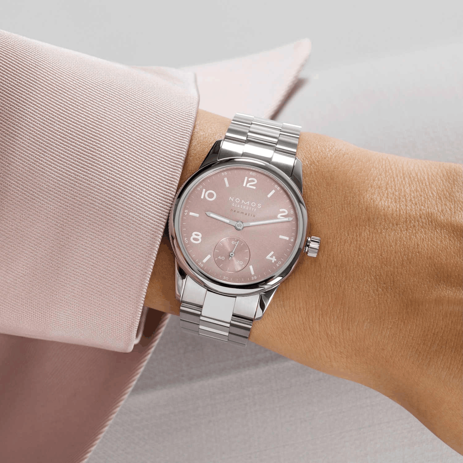 NOMOS Glashütte Club Sport Neomatik Rosé Produktbild main 3