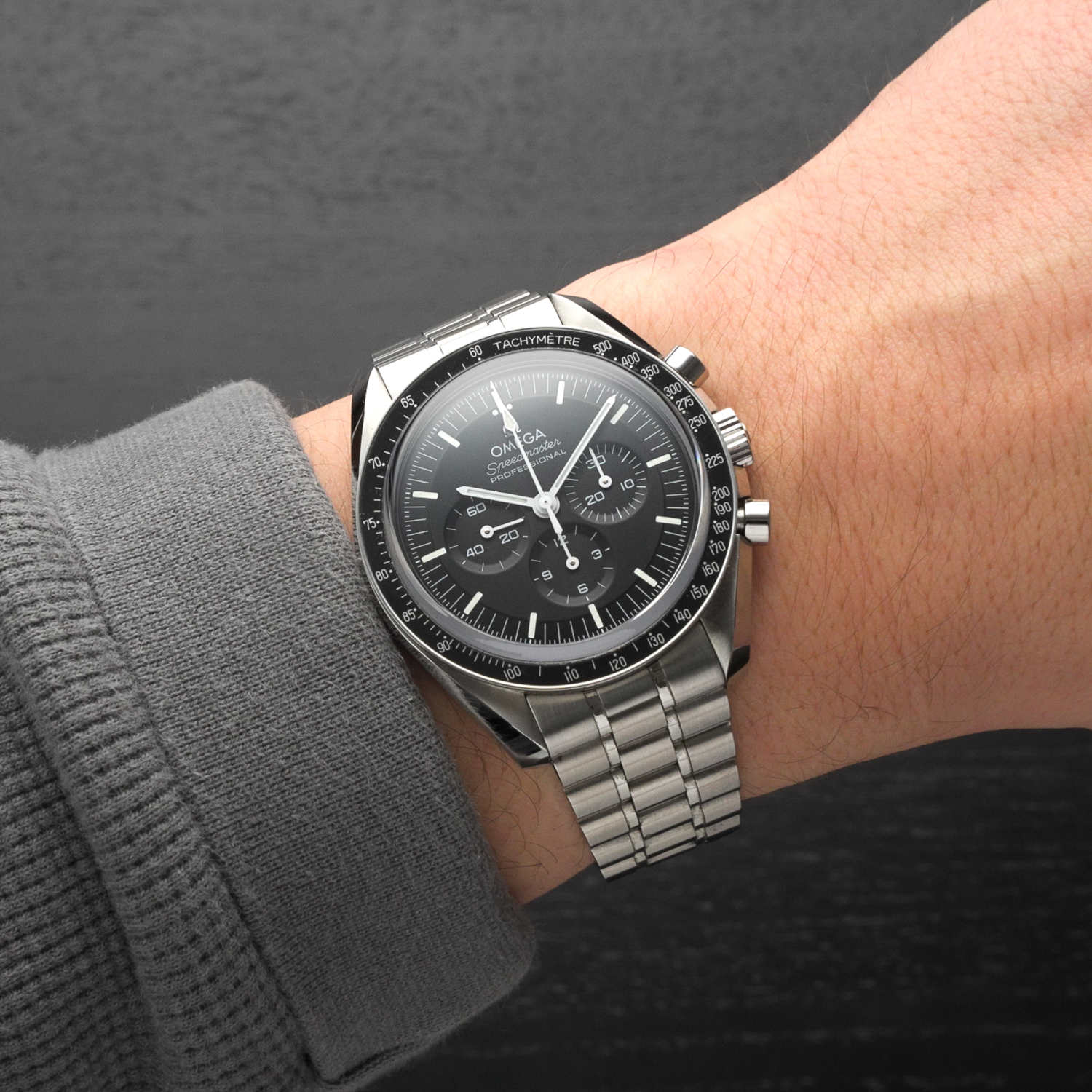 OMEGA Speedmaster Moonwatch Saphir Chronograph CPO2 Produktbild main 1