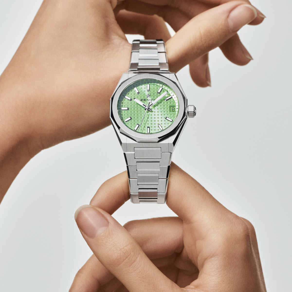 Zenith Defy Skyline 36 Produktbild main 1