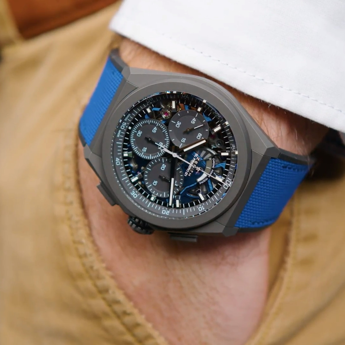 Zenith Defy El Primero 21 44 Ultrablue Produktbild main 3