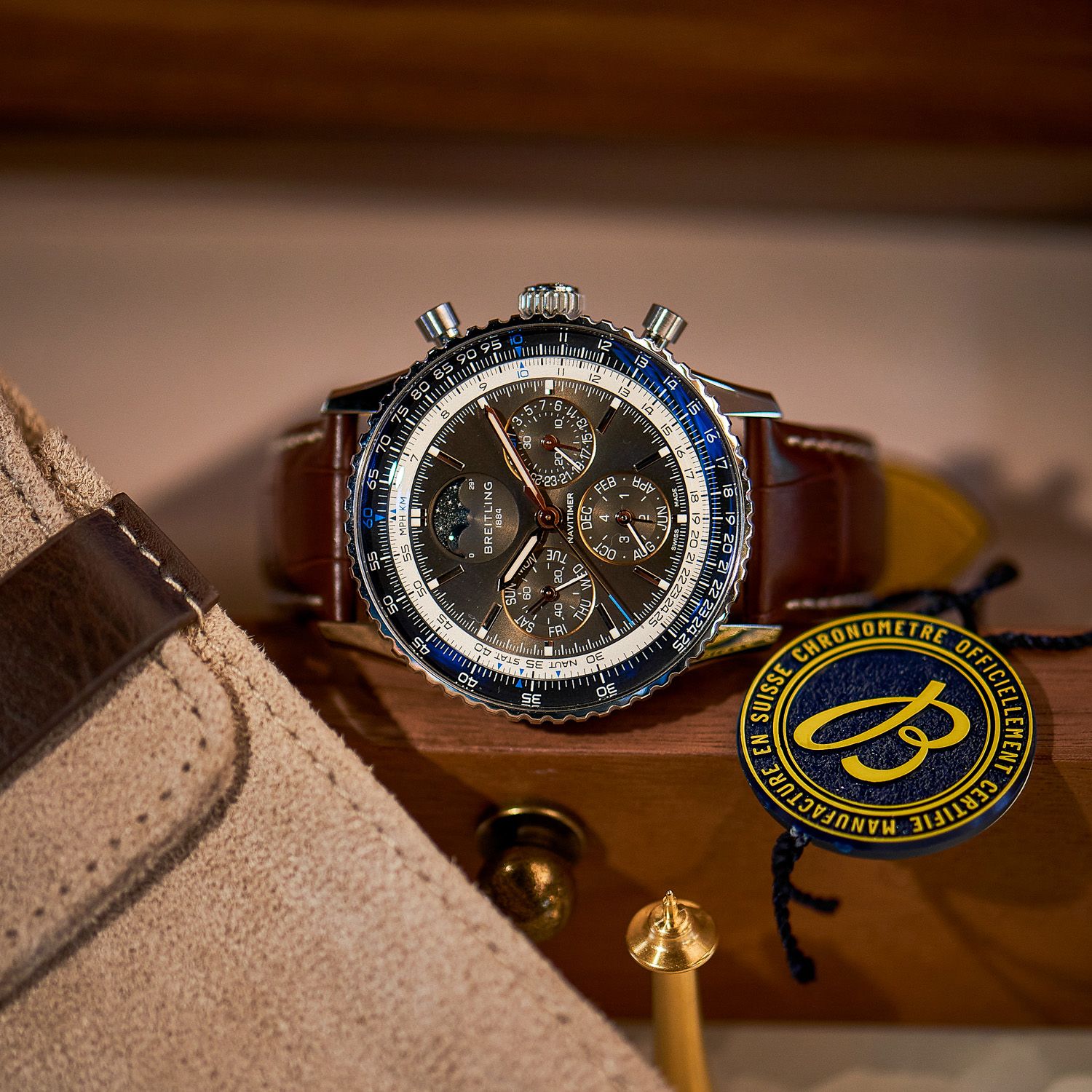 Breitling Navitimer B19 Chronograph 43 Perpetual Calendar CPO Produktbild main 3