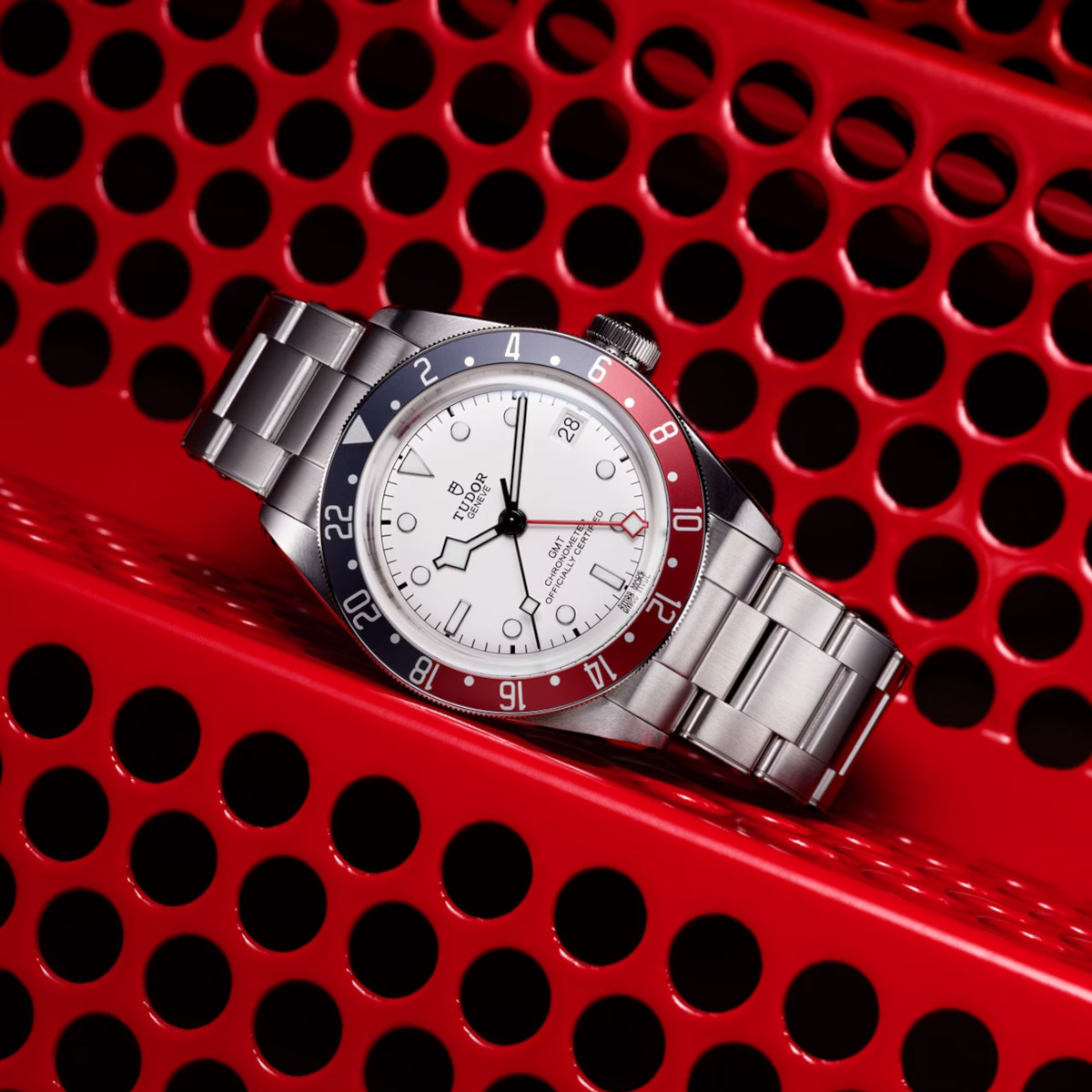 TUDOR Black Bay GMT Produktbild main 3