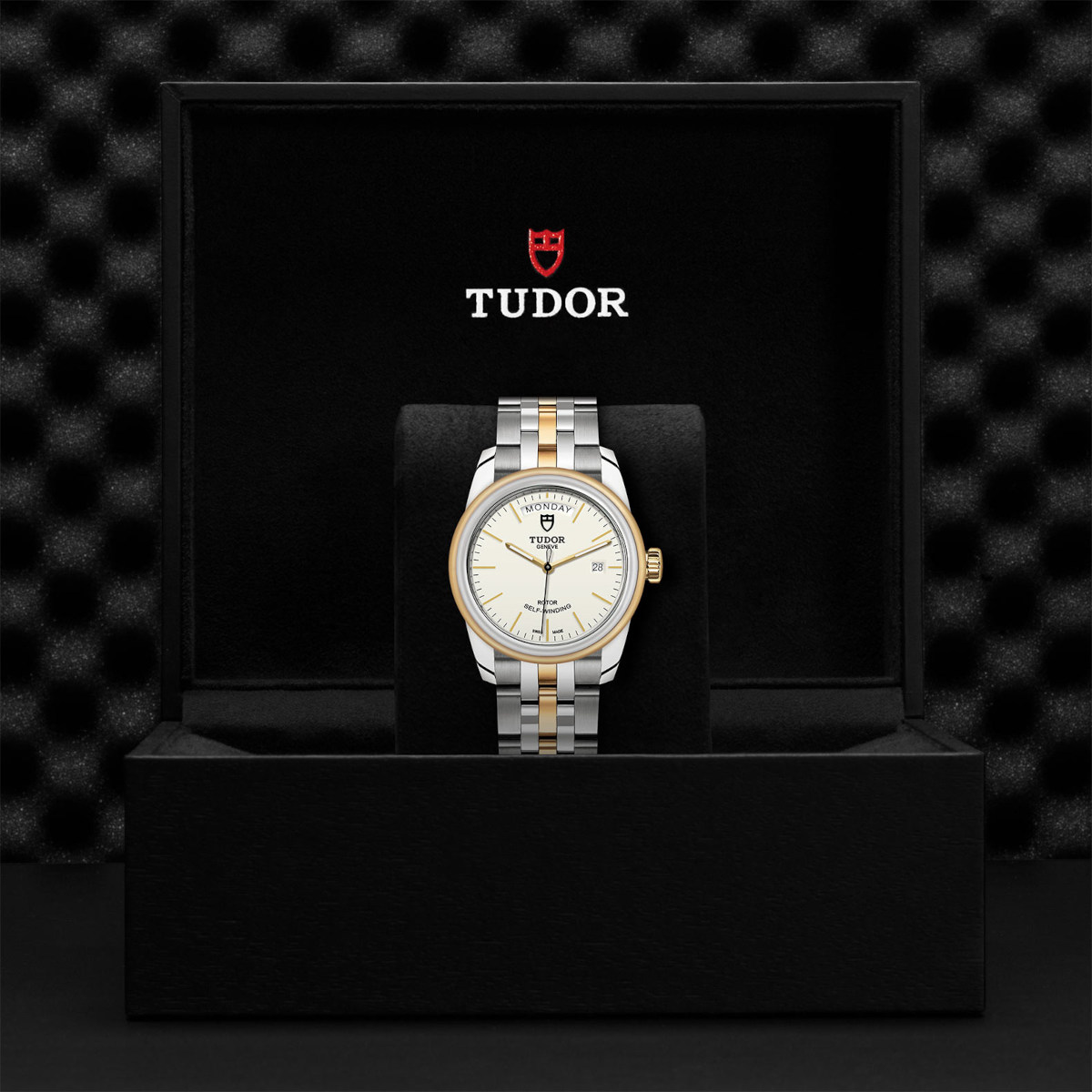 TUDOR Glamour Date Day 39 Produktbild main 1