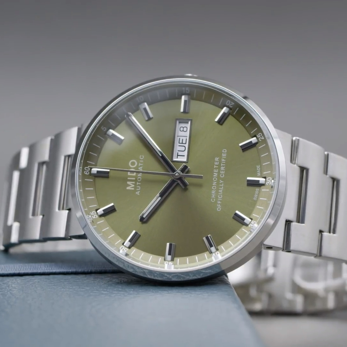 Mido Commander Icône  Produktbild main 3