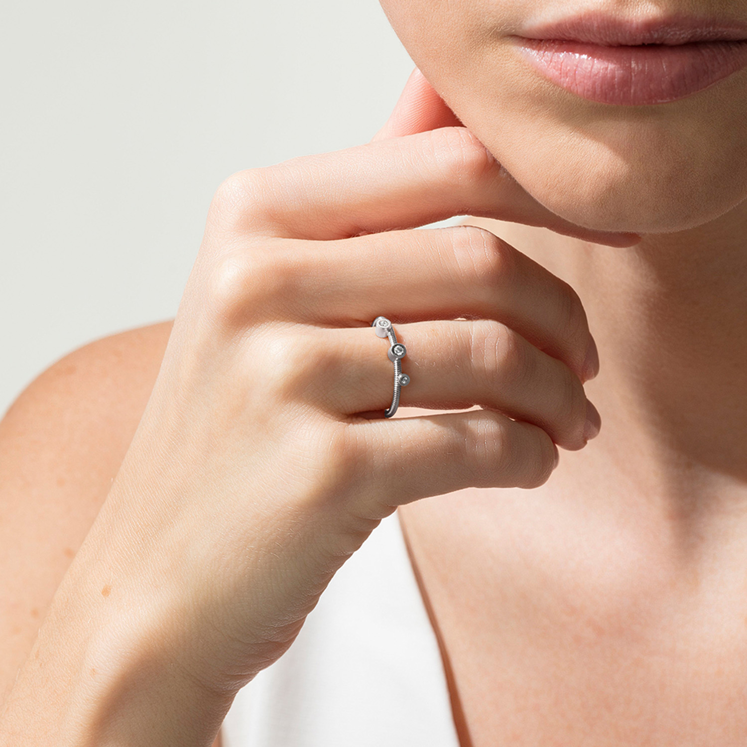 Niessing Artist Ring Platinum – 3 Brillanten – Ringweite 53 Produktbild main 1